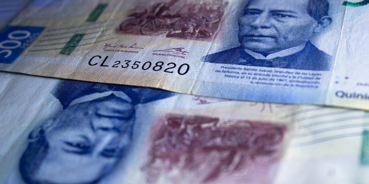 El tipo de cambio rebota a 17.24 pesos por dólar, pero se mantiene la tendencia bajista