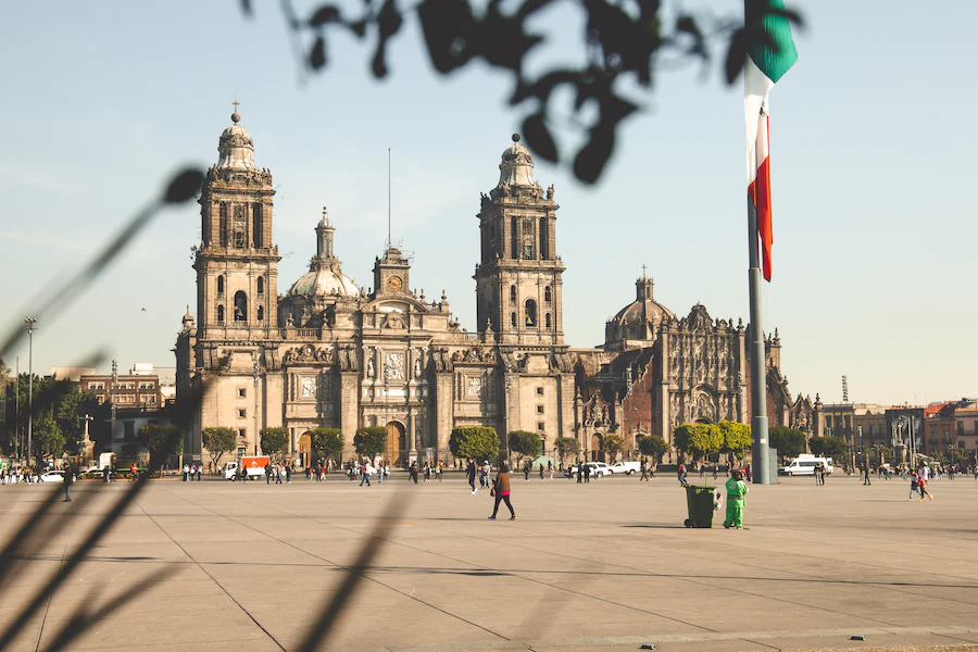 México debe fortalecer su mercado interno frente a una posible inestabilidad financiera mundial por la guerra en Medio Oriente: LACEN