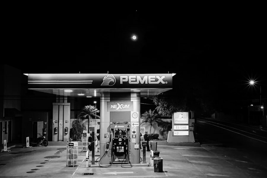 Moody’s baja la calificación de Pemex ante necesidades de liquidez, mayor costo de capital y elevados vencimientos de deuda